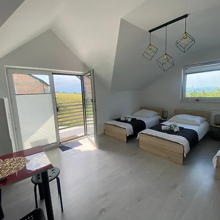 Emerald Hills Apartman Januszowa