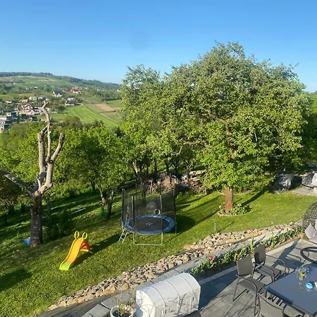 Emerald Hills Apartment *