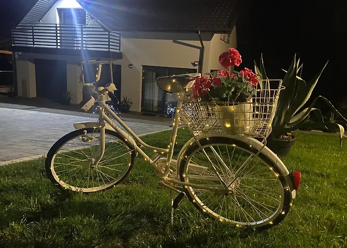 Emerald Hills Apartment *