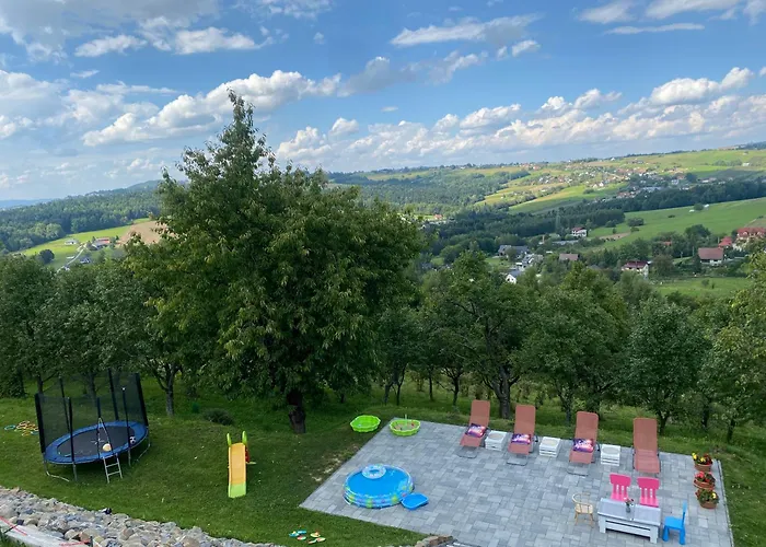 Emerald Hills Apartment *