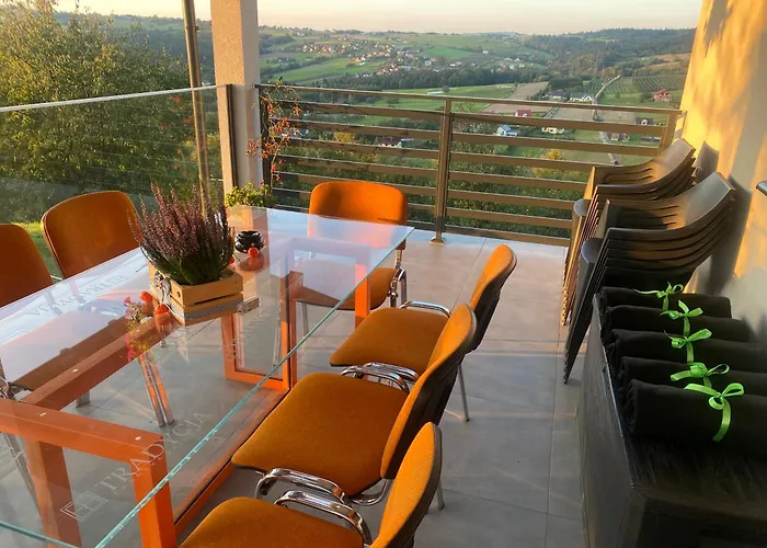 Apartment Emerald Hills