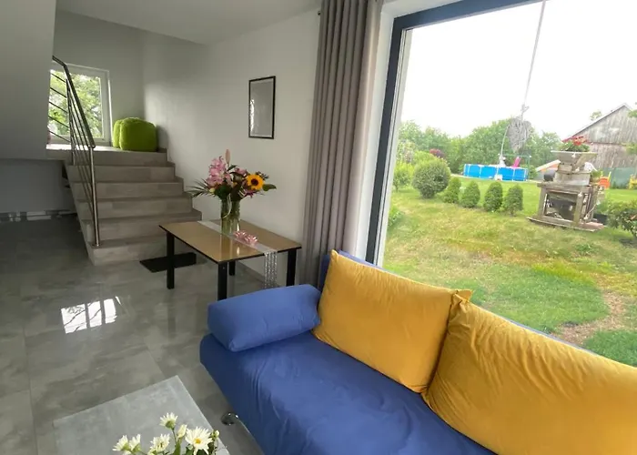 Emerald Hills Apartment