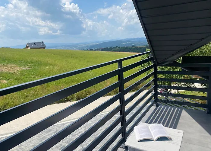 Apartment Emerald Hills *